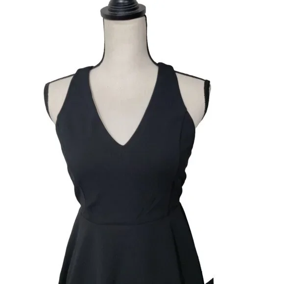 Lulus Katrina Black Strappy Sleeveless Skater Dress Size Medium NWT - Picture 3 of 11